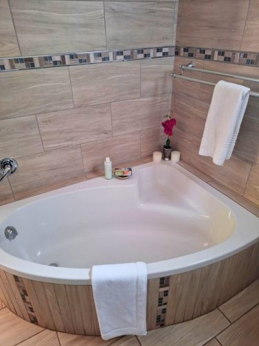 Room 5 Bath